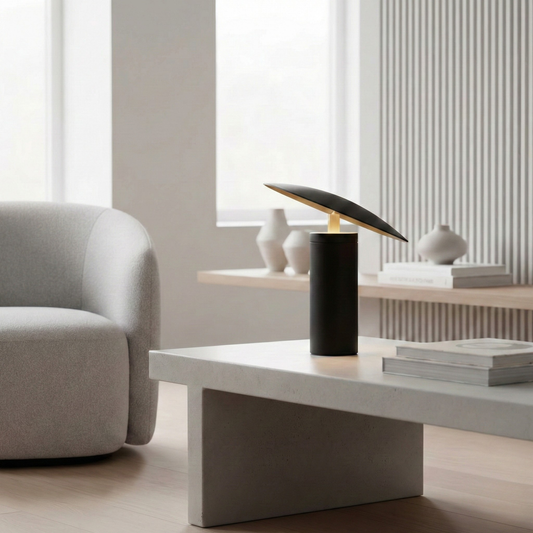 Skandinavische Design-Tischlampe in Schwarz – Skanör