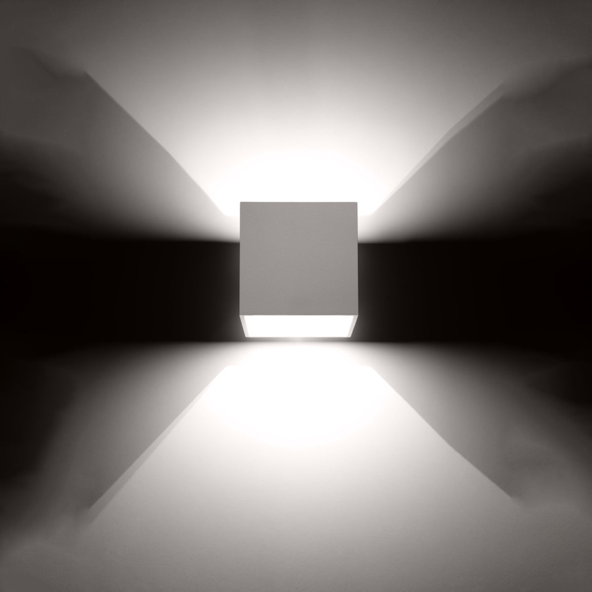 Moderne Wandleuchte aus weißem Aluminium – Modell Ardelio