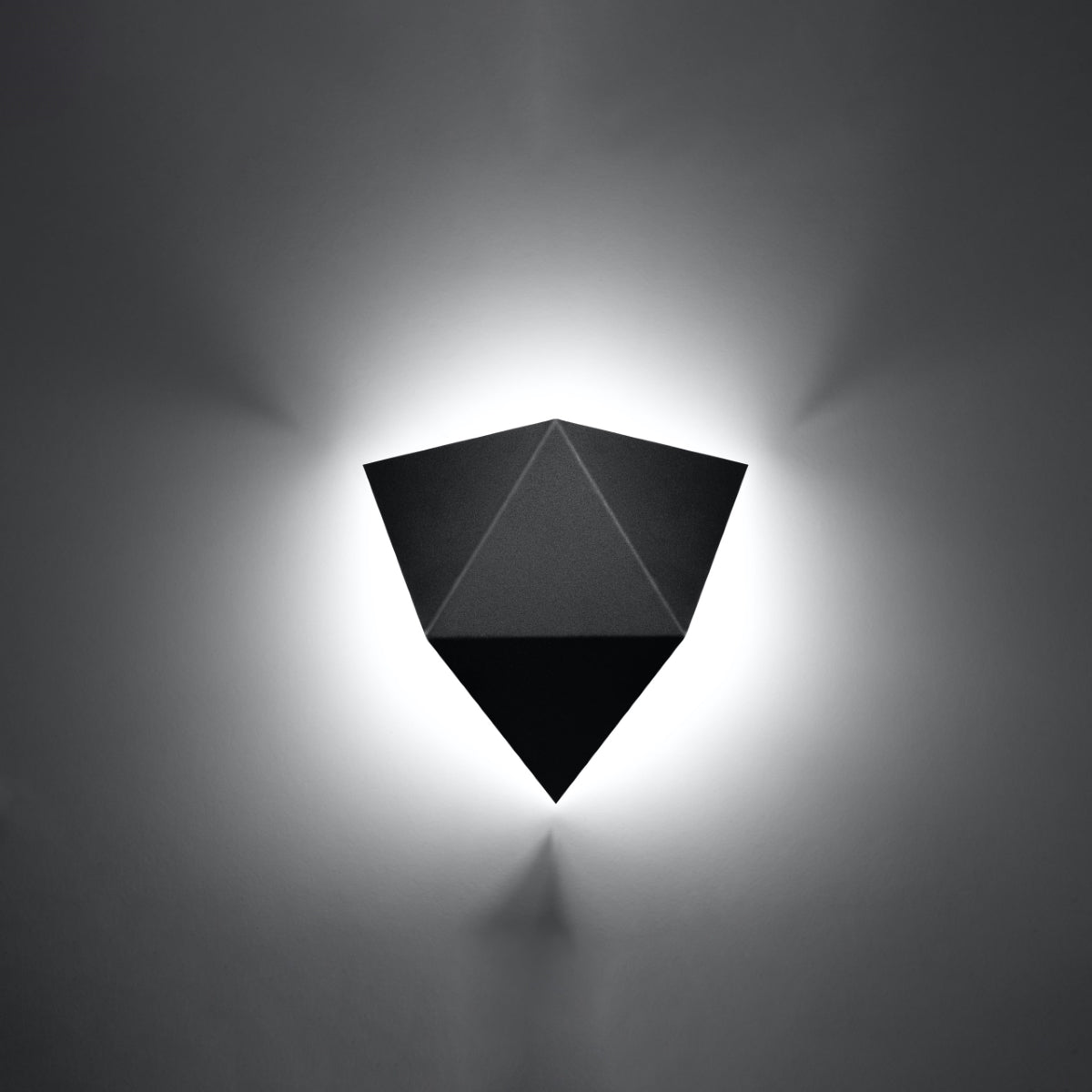 Modern design black wall lamp – Noxerio model