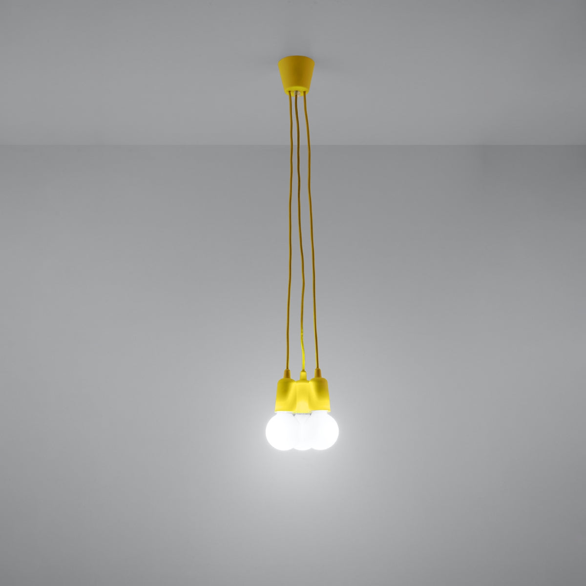 Minimalistische gele hanglamp met 3 lampen – model Solerio