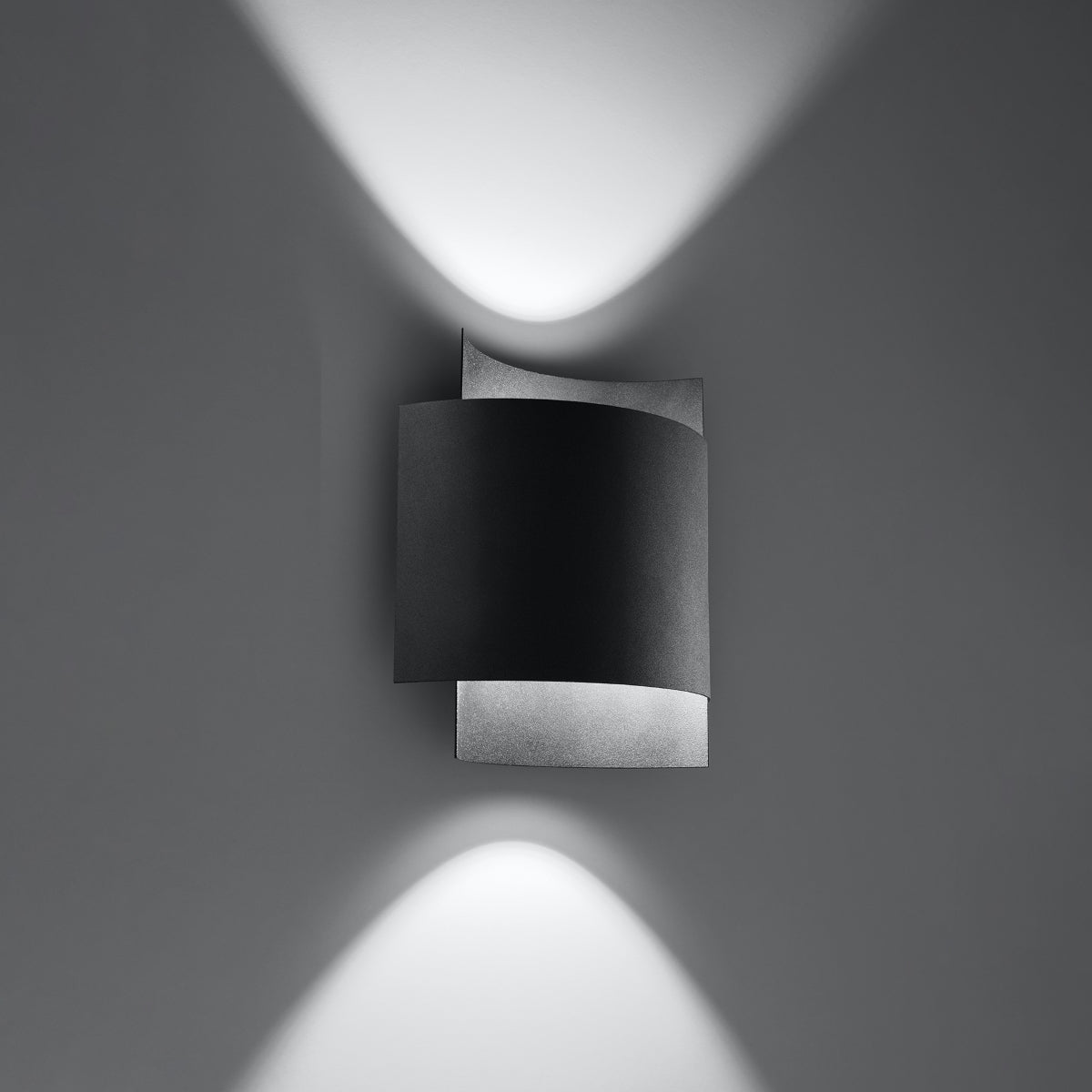 Wall light black industrial design - model Vespera