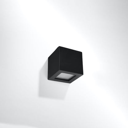 Nerion Wall Light Model detail view | Luxarmonie