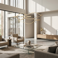 Lustre Postmoderne en Aluminium Doré  – Auralys