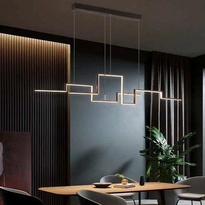 Luchtige Design Hanglamp Gouden Afwerking & Majestueuze Sfeer – Vespera