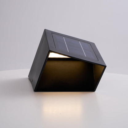 Compact outdoor solar lamp for garden – Soléclat