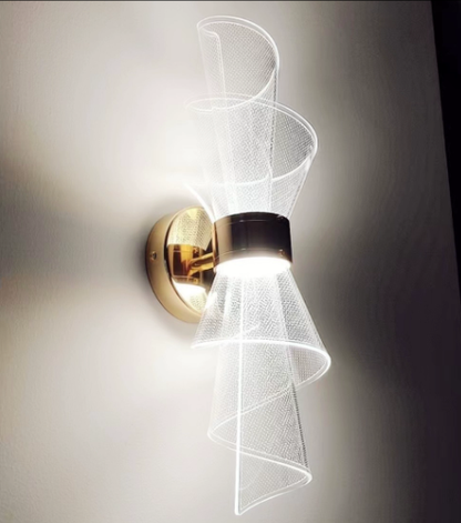 Gold Metal LED Wall Light – Diceptia