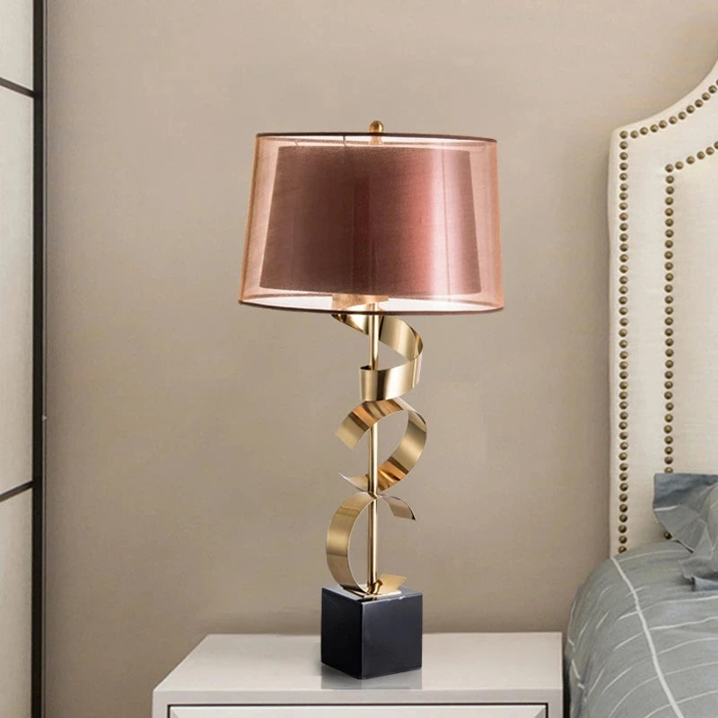 Lampe de Table LED Élégante et Minimaliste Style Contemporain Rose – Aéra