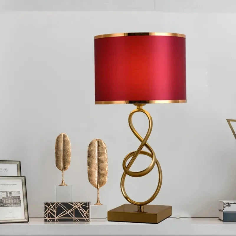 Lampe de Chevet Dorée à Intensité Variable Style Moderne Rouge – Éthéris