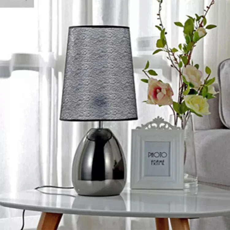 Lampe Design Intemporel Allure Élégante et Confort Lumineux Gris – Luméo