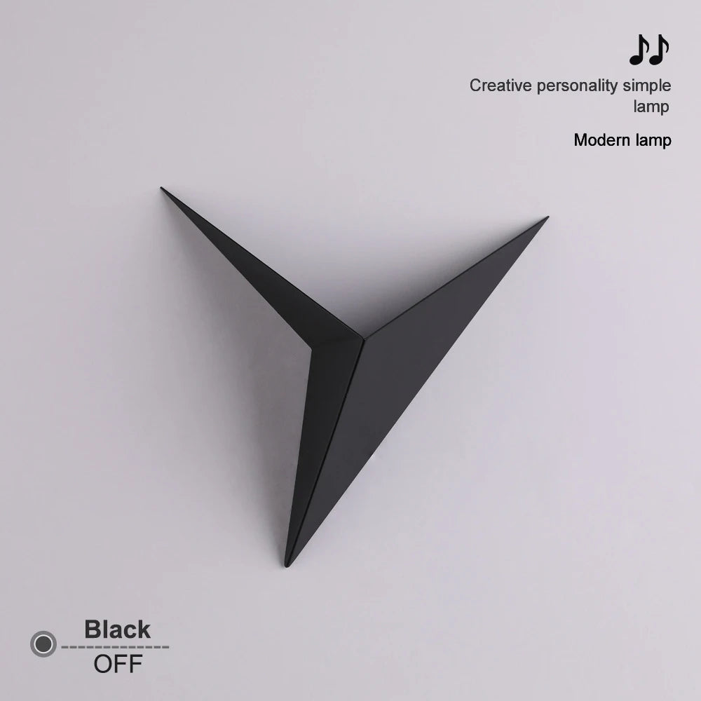 Applique murale minimaliste en métal noir – Noctélide