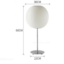 Moderne Stehlampe aus Seide für Wohnzimmer – Sericéa