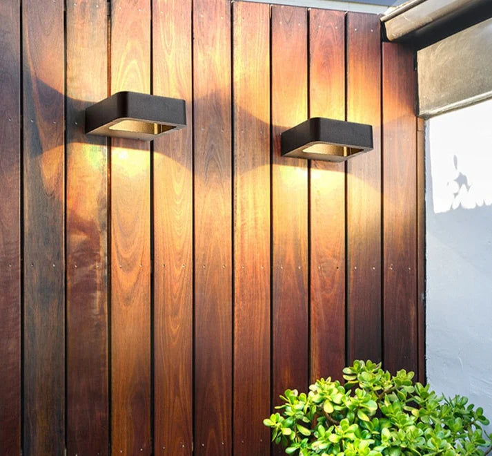 Moderne Wandleuchte für Außenbereich – Miralux