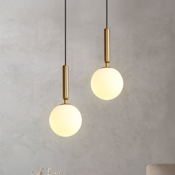 Suspension moderne en métal et verre opale – Zéphyria