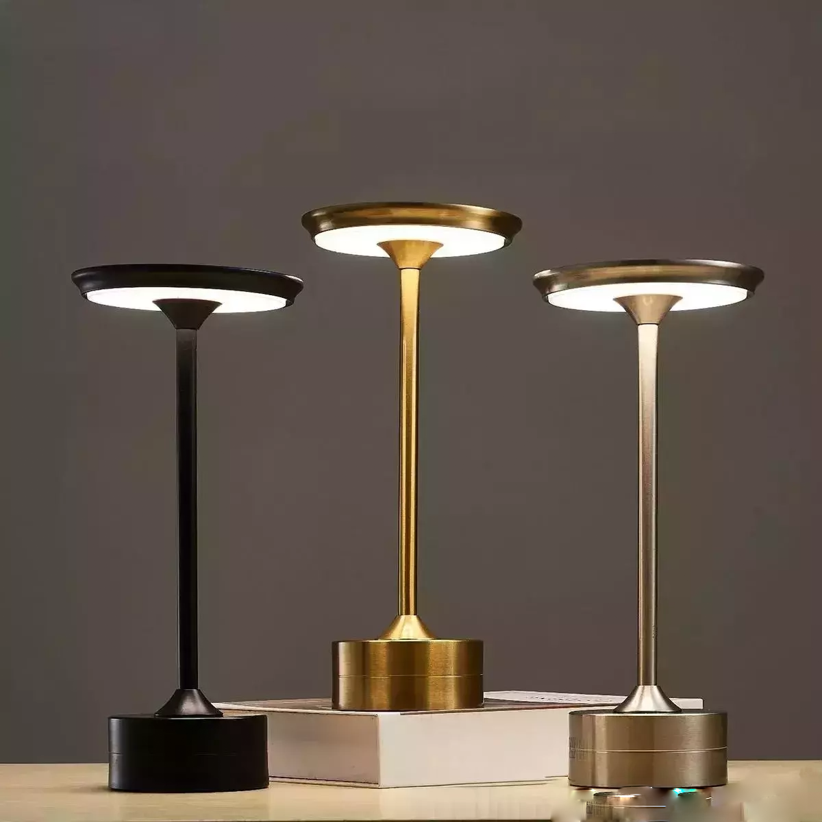 Lampe sans fil Métallico avec capteur tactile réglable au design moderne minimaliste - vue 6