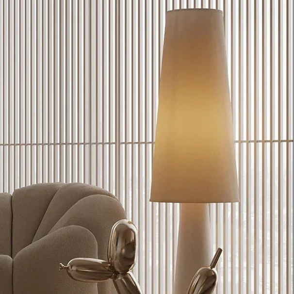 Lampe sur pied en tissu nordique pour salon – Aironde