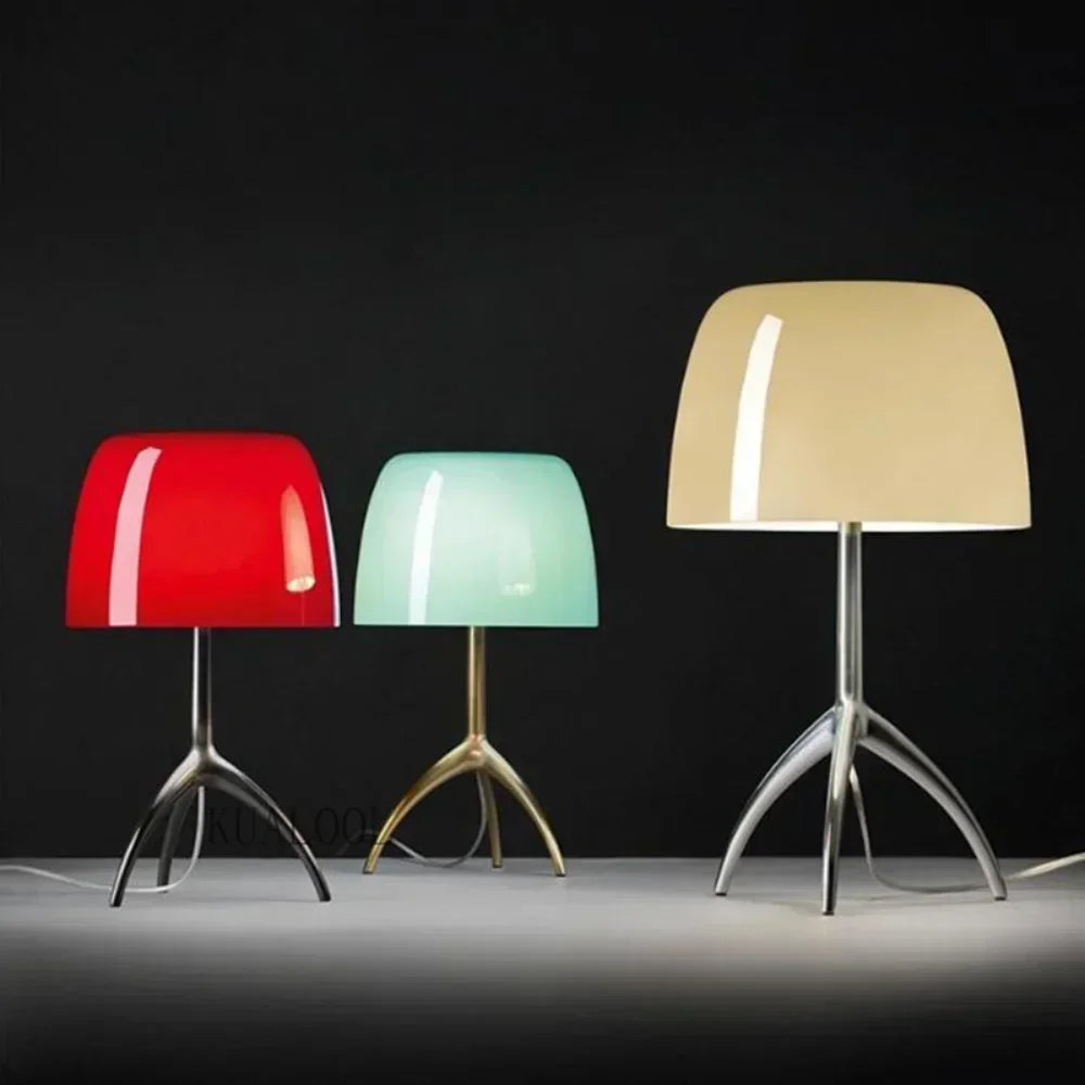 Lampe de bureau tripode en verre coloré moderne – Triolux