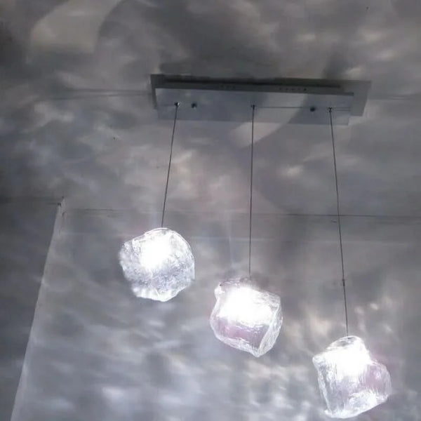 Suspension Verre Clair Design Épuré Lumière Ambiante – Cristallin