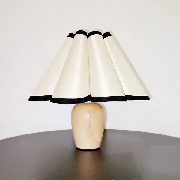 Lámpara de Mesa de Madera con Pantalla – Armonioso