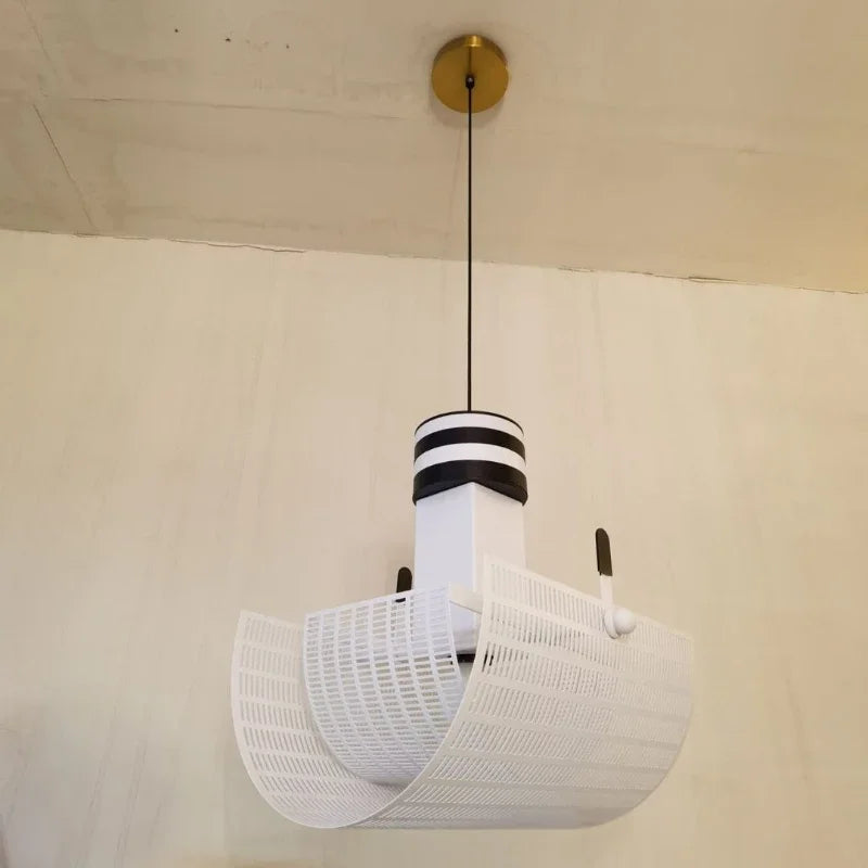 Moderne hanglamp in zwart en wit metaal voor woonkamer – Zébrano