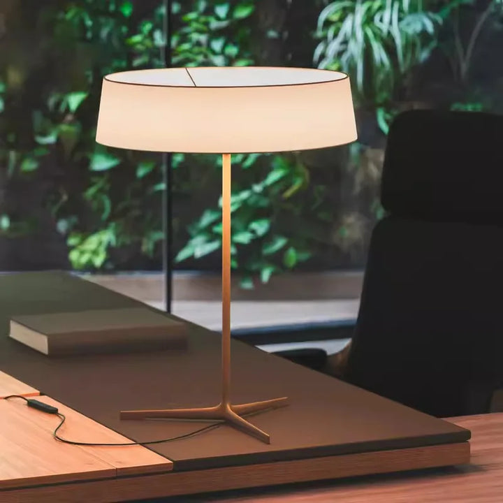 Lampe à pied moderne en tissu nordique pour salon – Armoniev