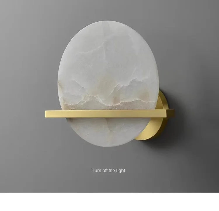 Applique murale en marbre espagnol et cuivre doré pour salon – Zephyria
