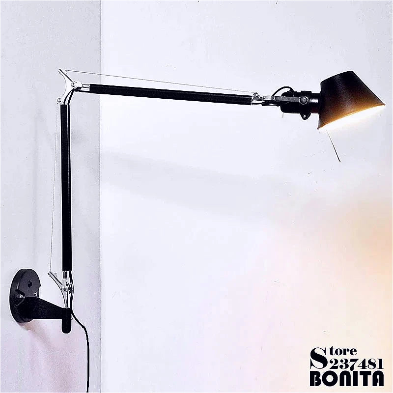 Zwarte verstelbare wandlamp in aluminium – Sveltiö