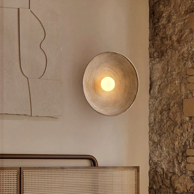 Applique Murale Ondulation Solaire Design Raffiné et Lumière Ajustable – Ondulation Solaire