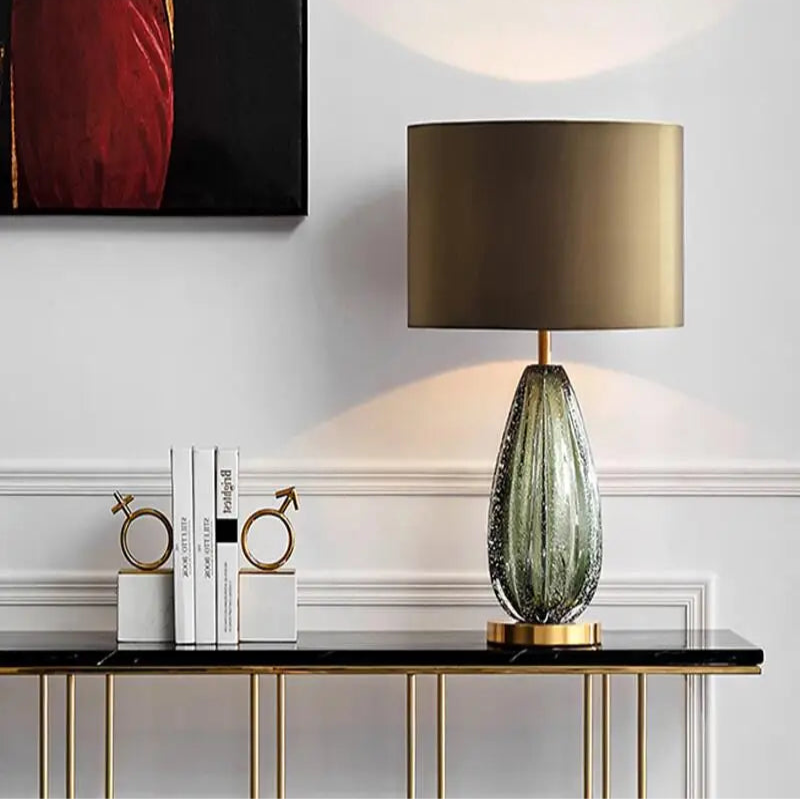 Lampe de Table Design Verre Ambré & Métal – Prisma