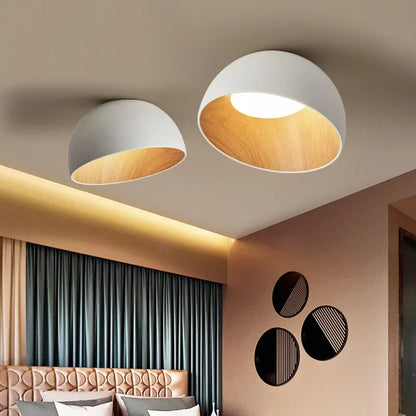 Modern plafondlamp in zwart metaal en hout – Maderique