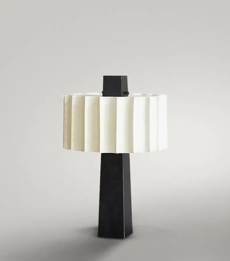 Lampe de table scandinave minimaliste noire Norélys avec abat-jour blanc plissé - vue 14