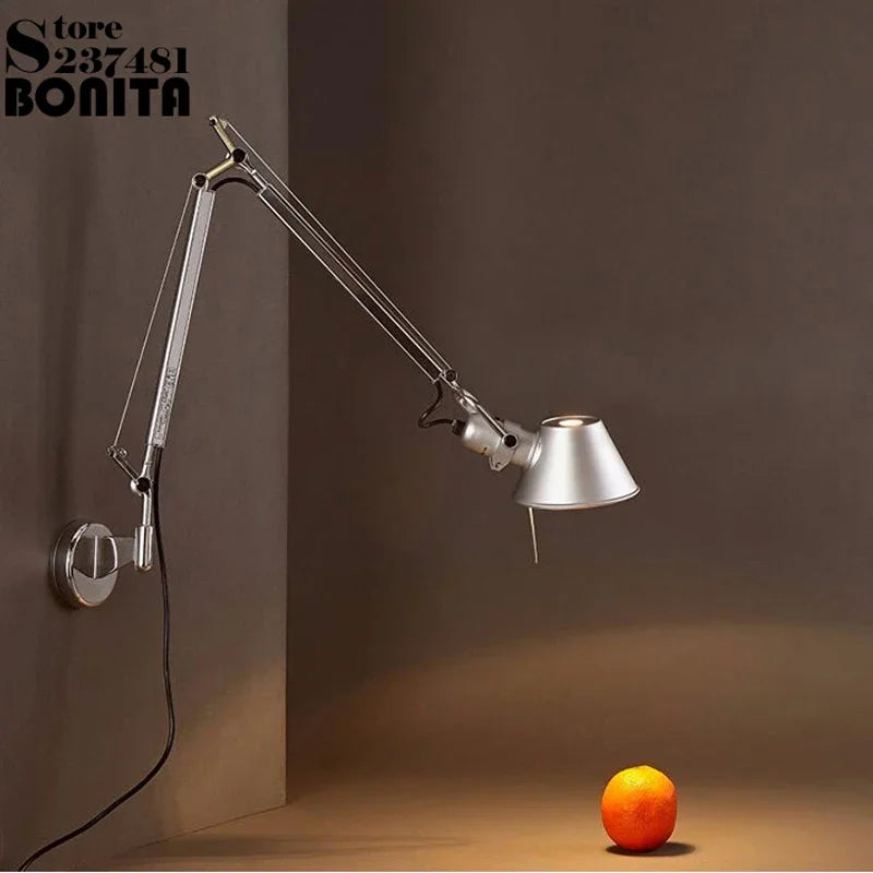 Zwarte verstelbare wandlamp in aluminium – Sveltiö