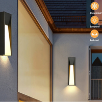 Applique Murale LED en Aluminium Noir pour Extérieur – Arclion