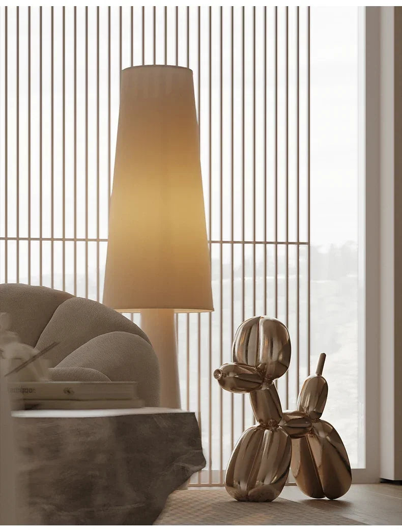 Lampe sur pied en tissu nordique pour salon – Aironde