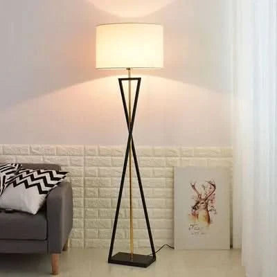 Premium Staande Lamp Ijzer & Zacht Stoffinish – Eleganza