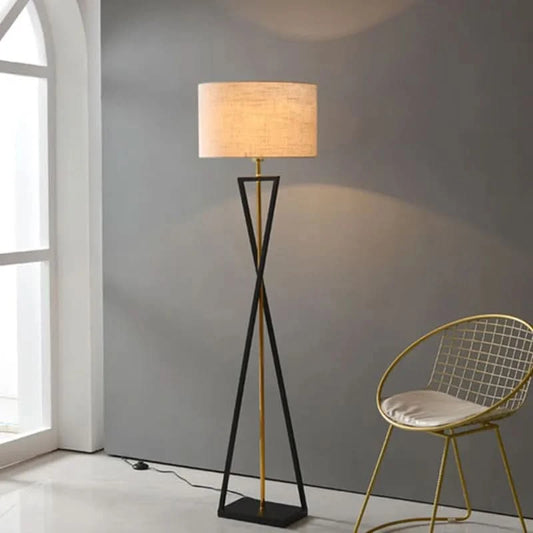 Lampadaire Haut de Gamme Finition Fer Tissu Douce Lumière – Eleganza