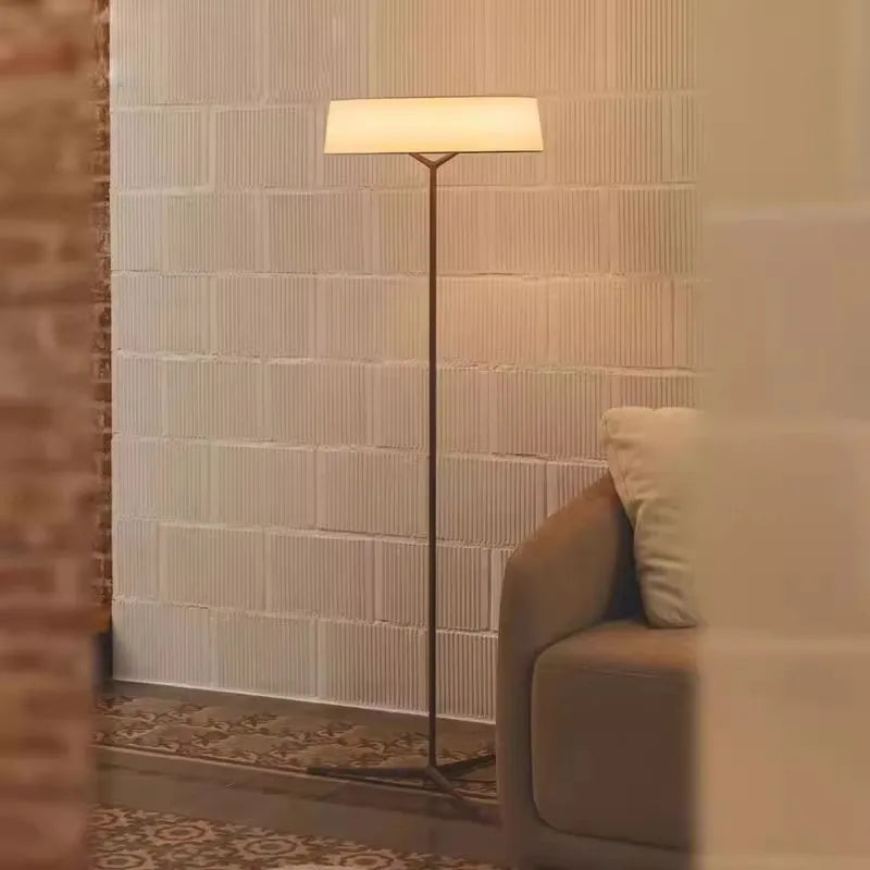 Lampe à pied moderne en tissu nordique pour salon – Armoniev