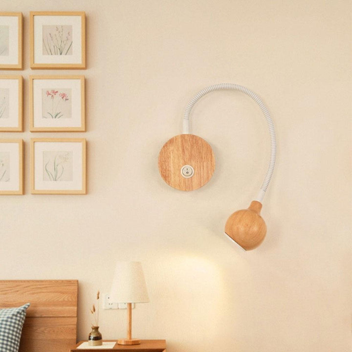 Applique Murale Scandinave en Bois avec Liseuse – Sylvedra