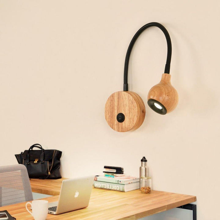 Applique Murale Scandinave en Bois avec Liseuse – Sylvedra