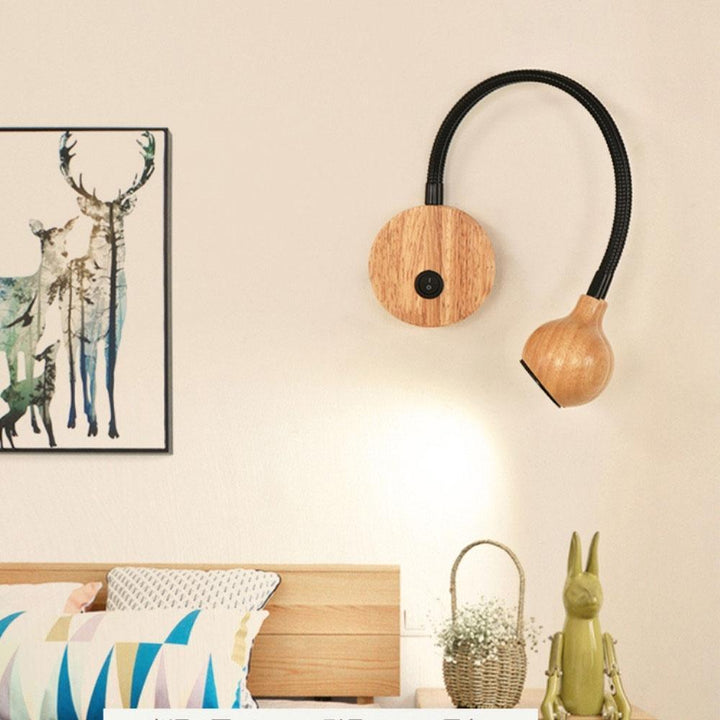 Applique Murale Scandinave en Bois avec Liseuse – Sylvedra
