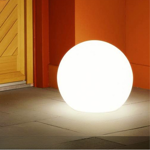 Lampe solaire sphérique pour jardin – Solastère