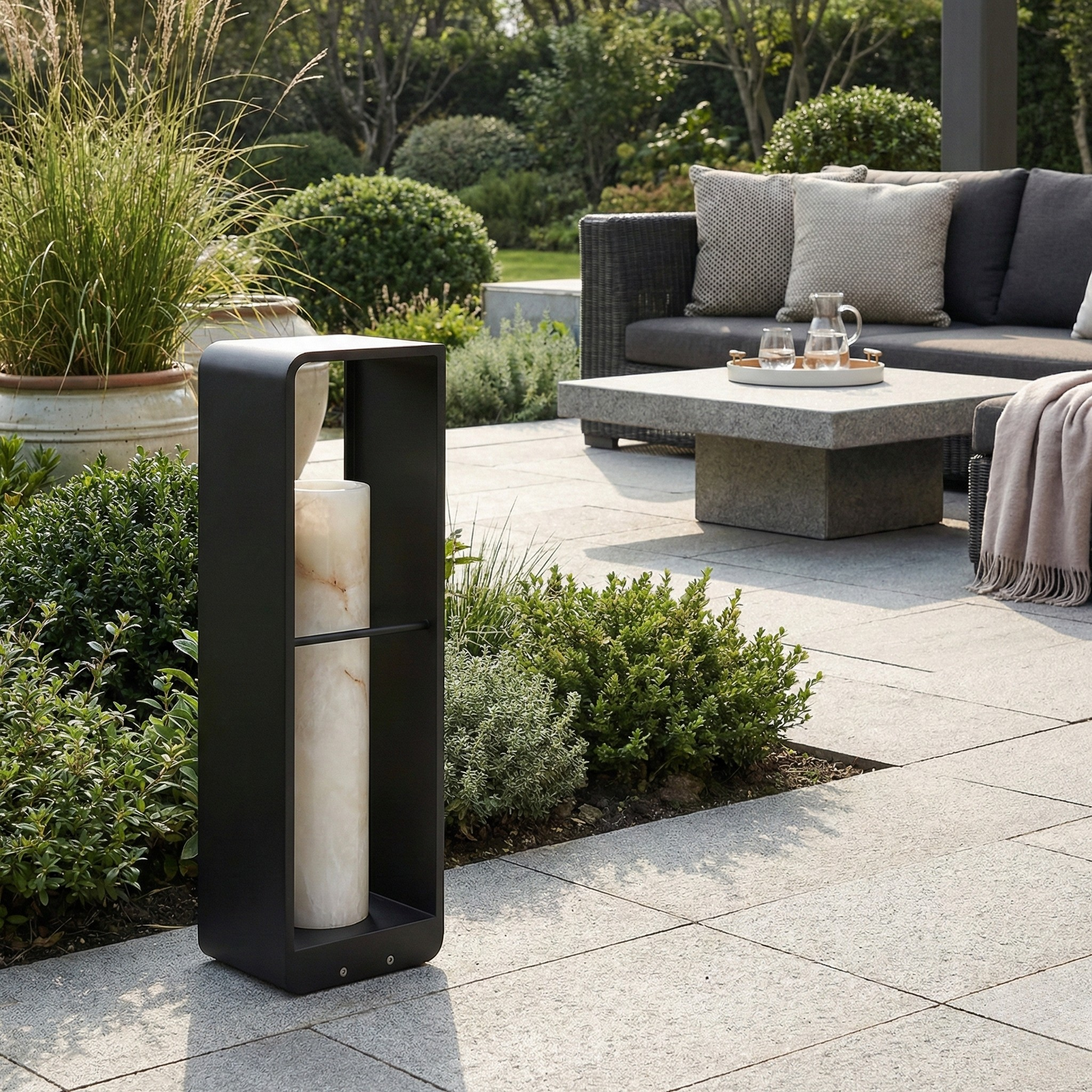 Solstella Outdoor Light Detail View | Luxarmonie