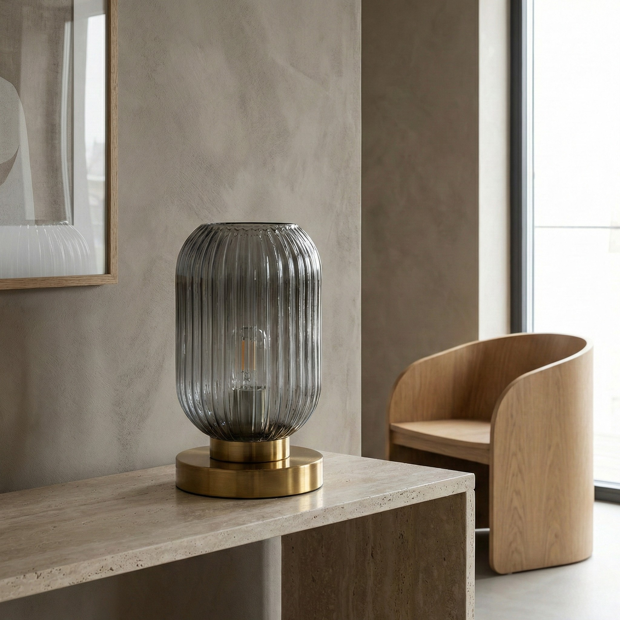 Lampe de table nordique design Vetro en verre strié avec base métal doré brossé - vue 2